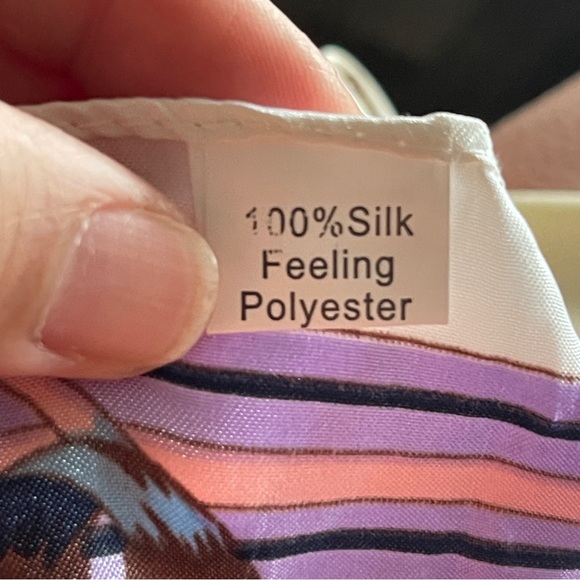 100% Silk Horse Motifs Purple and Pink Scarf - Picture 3 of 4